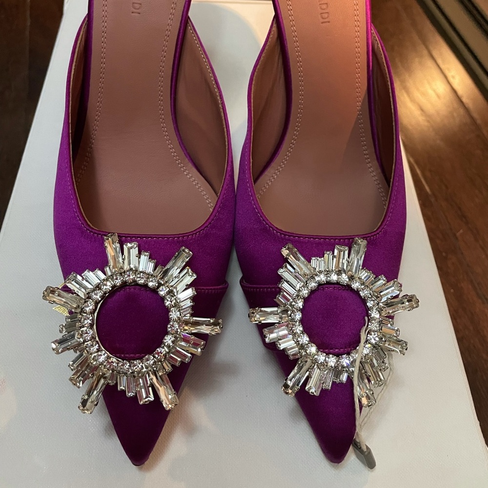 Amina Muaddi Begum Satin